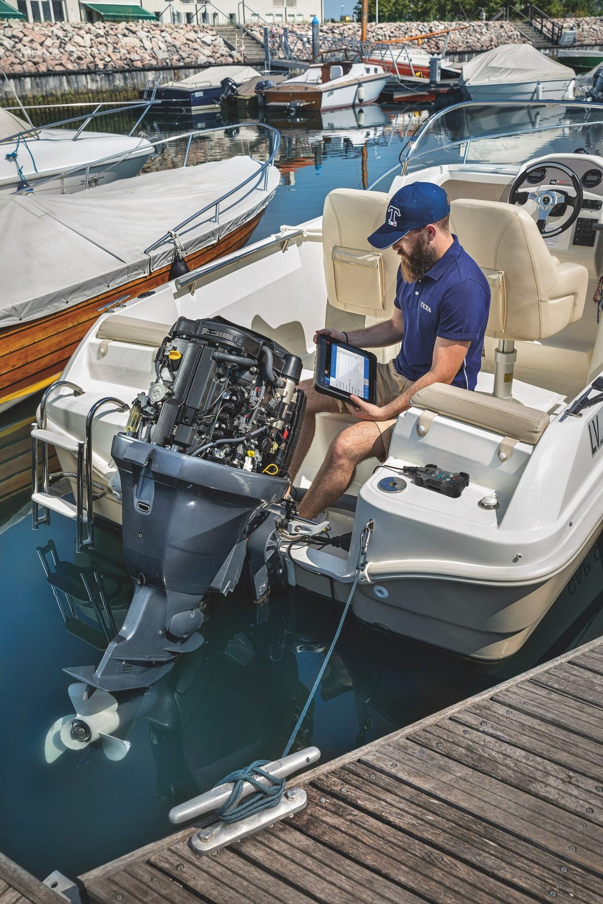 TEXA AXONE Nemo Light Marine with TXB2 - Basic Case in use