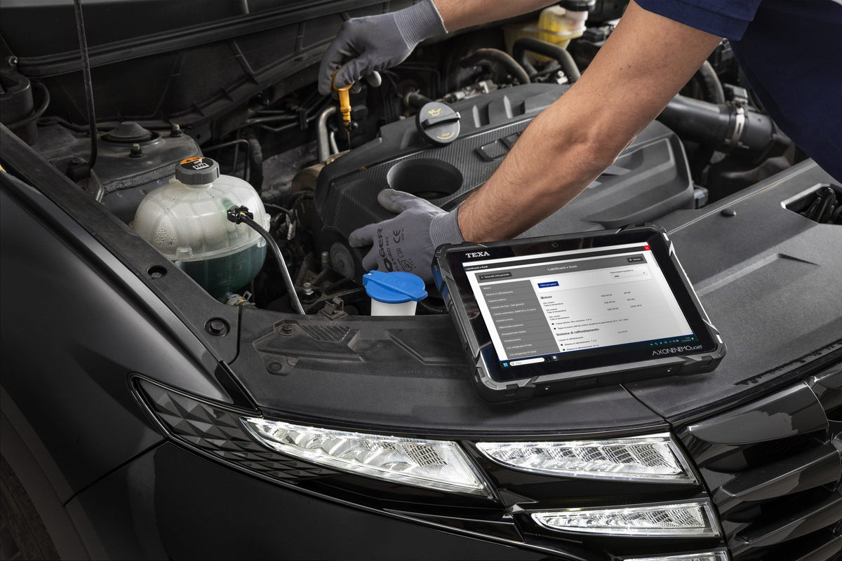 TEXA AXONE Nemo Light - Standalone Tablet in use
