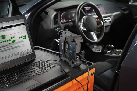 TEXA AXONE Voice CAR & Supercar with Multihub 2 in use
